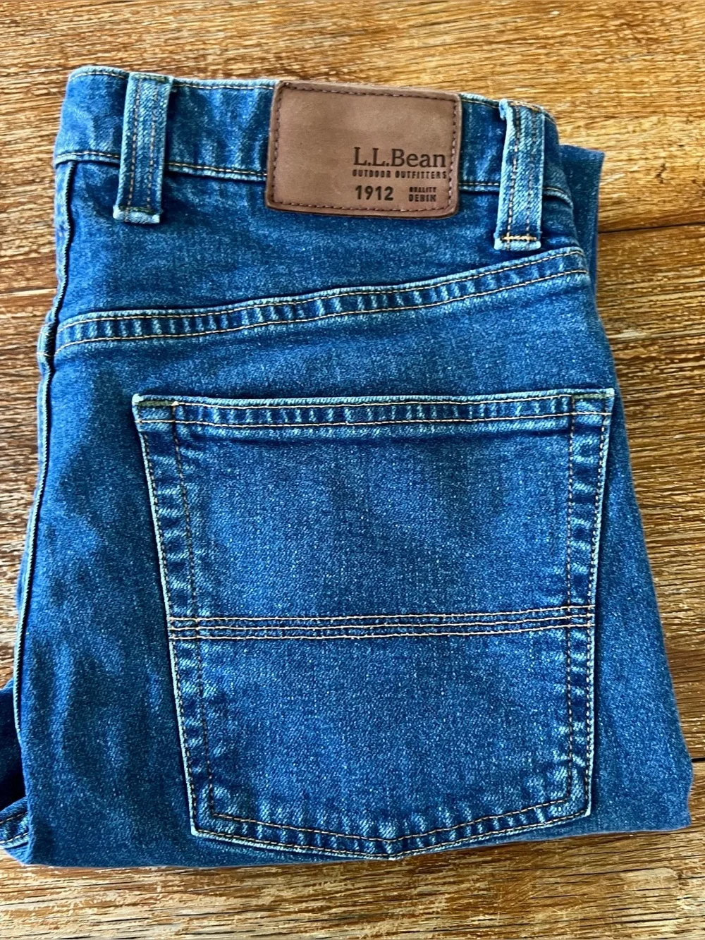 L.L. Bean 1912 Standard Fit Straight Leg Dark Wash Blue Jeans 30x32